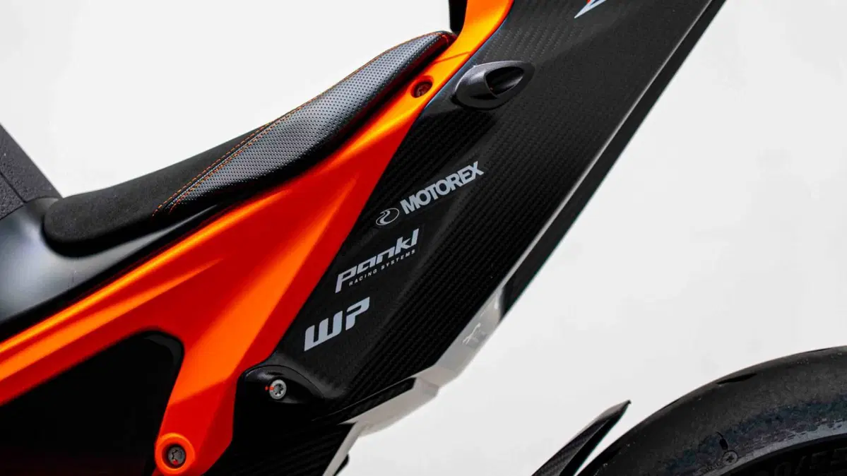 KTM 1290 Super Duke RR (2023) (15)