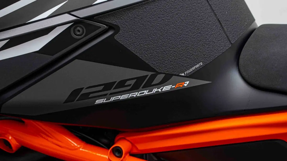 KTM 1290 Super Duke RR (2023) (16)