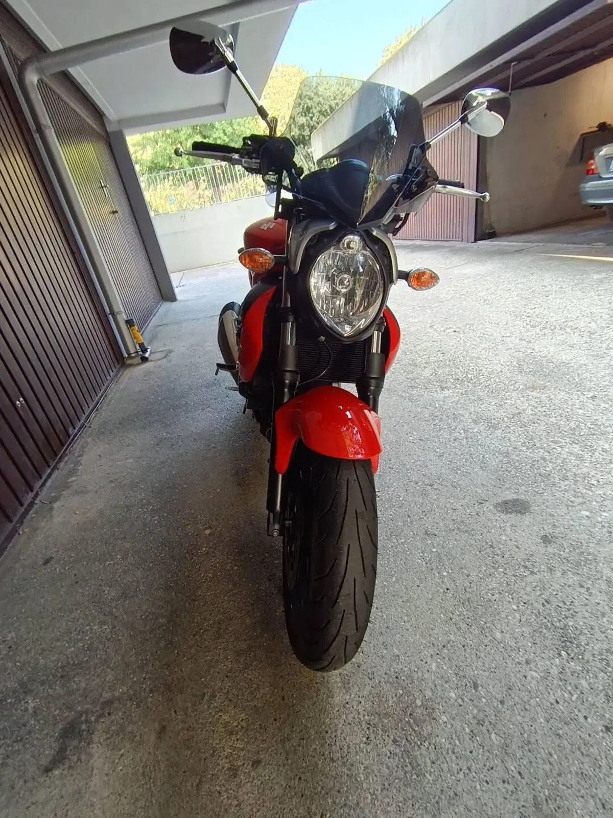 Suzuki Gladius 650 SFV (2009 - 15) (3)