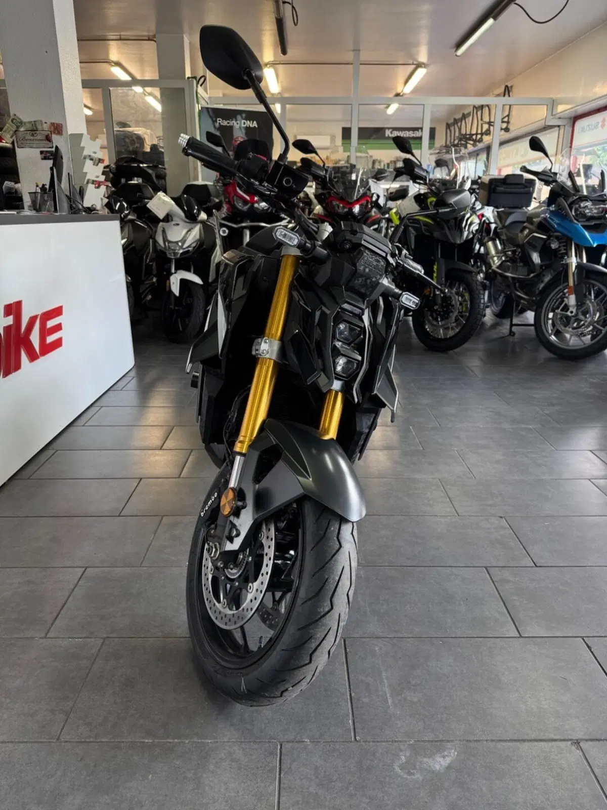 Suzuki GSX-S1000 (2021 - 25) (3)