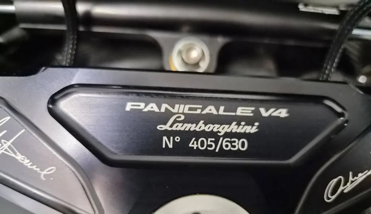 Ducati Panigale V4 Lamborghini (2026) (4)