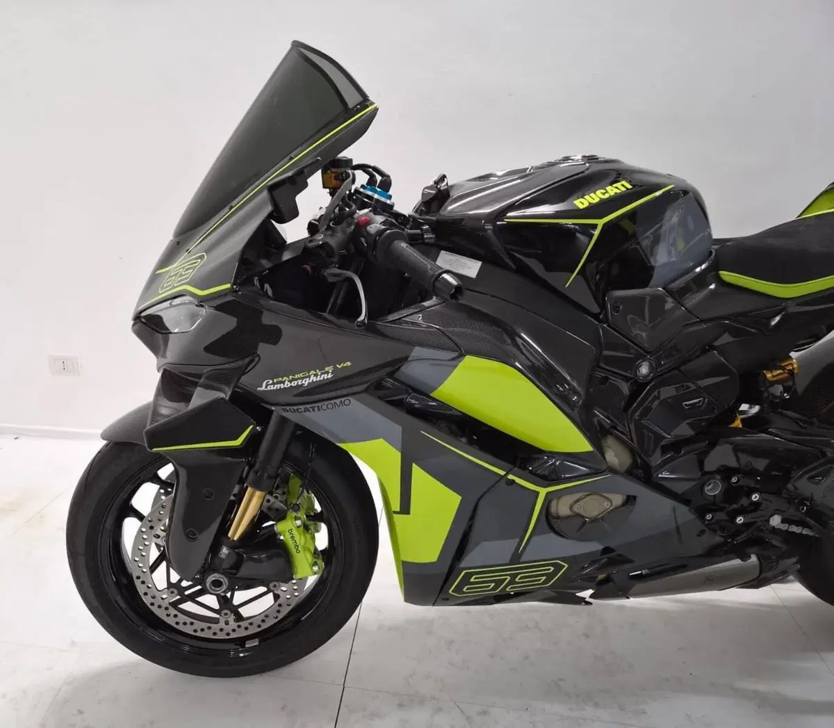 Ducati Panigale V4 Lamborghini (2026) (8)