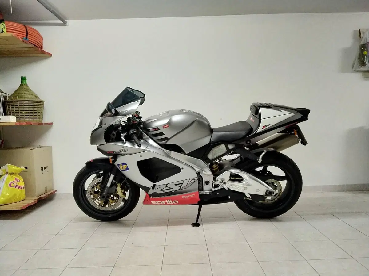 Aprilia RSV 1000 (2002)