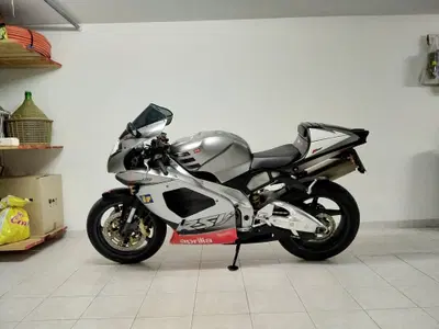 Aprilia RSV 1000 (2002) usata