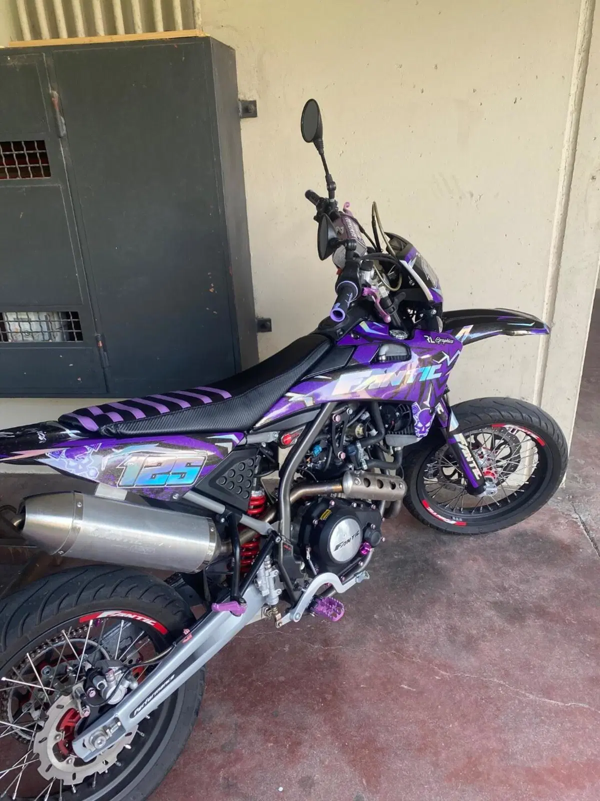 Fantic Motor Motard 125 Performance 4t (2020) (2)