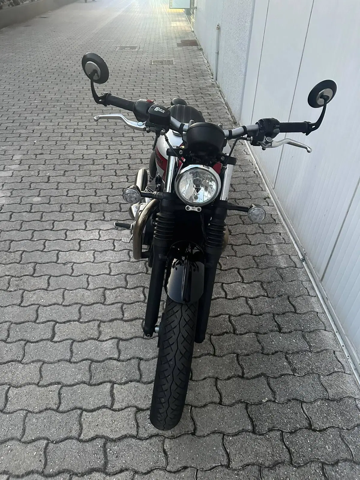 Triumph Bonneville Bobber 1200 (2017 - 20) (7)