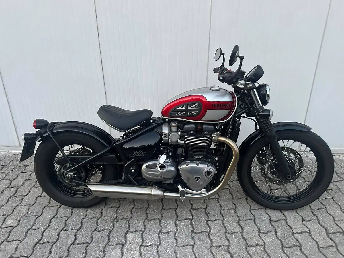 Triumph Bonneville Bobber 1200 (2017 - 20) (6)