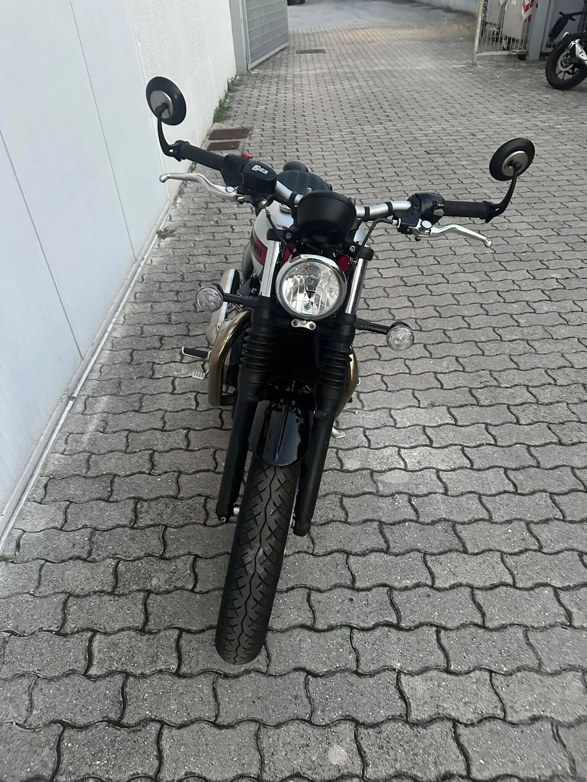 Triumph Bonneville Bobber 1200 (2017 - 20) (4)