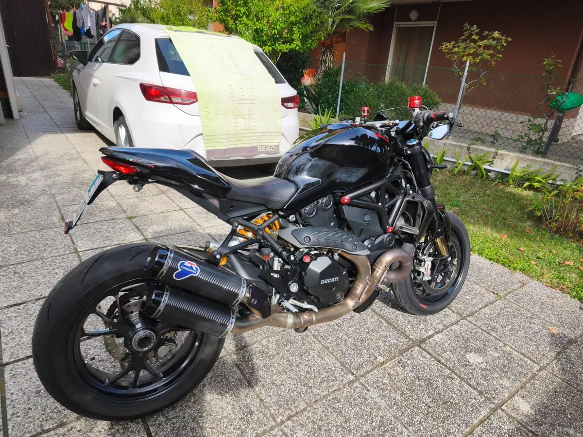 Ducati Monster 1200 R (2016 - 19) (4)