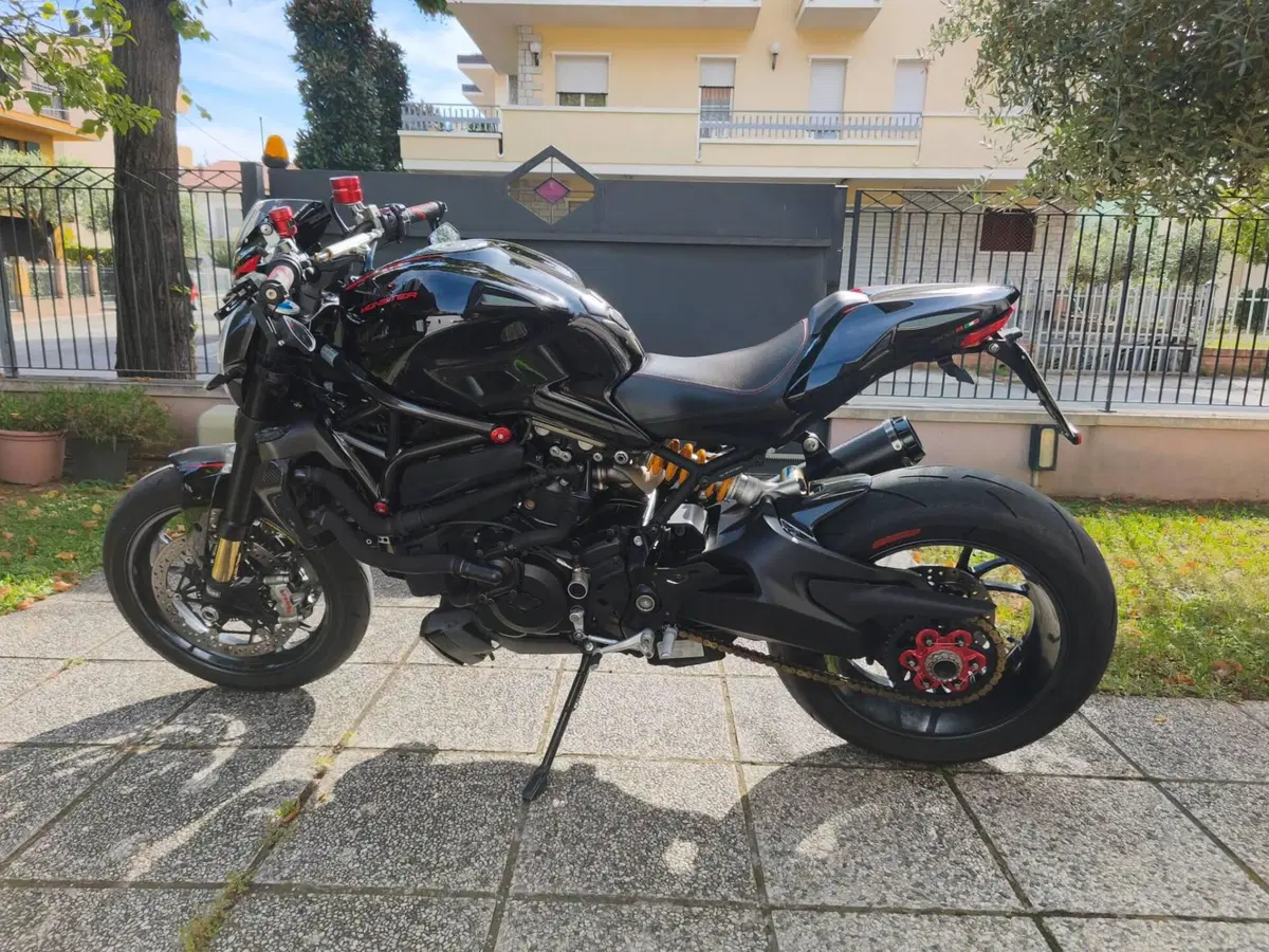 Ducati Monster 1200 R (2016 - 19) (6)