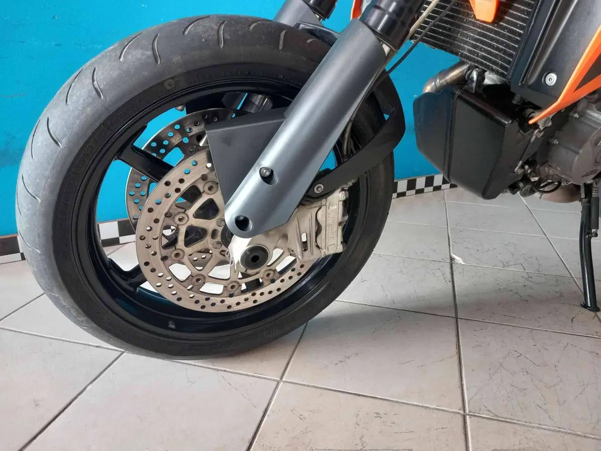 KTM 950 Supermoto (2006 - 08) (15)