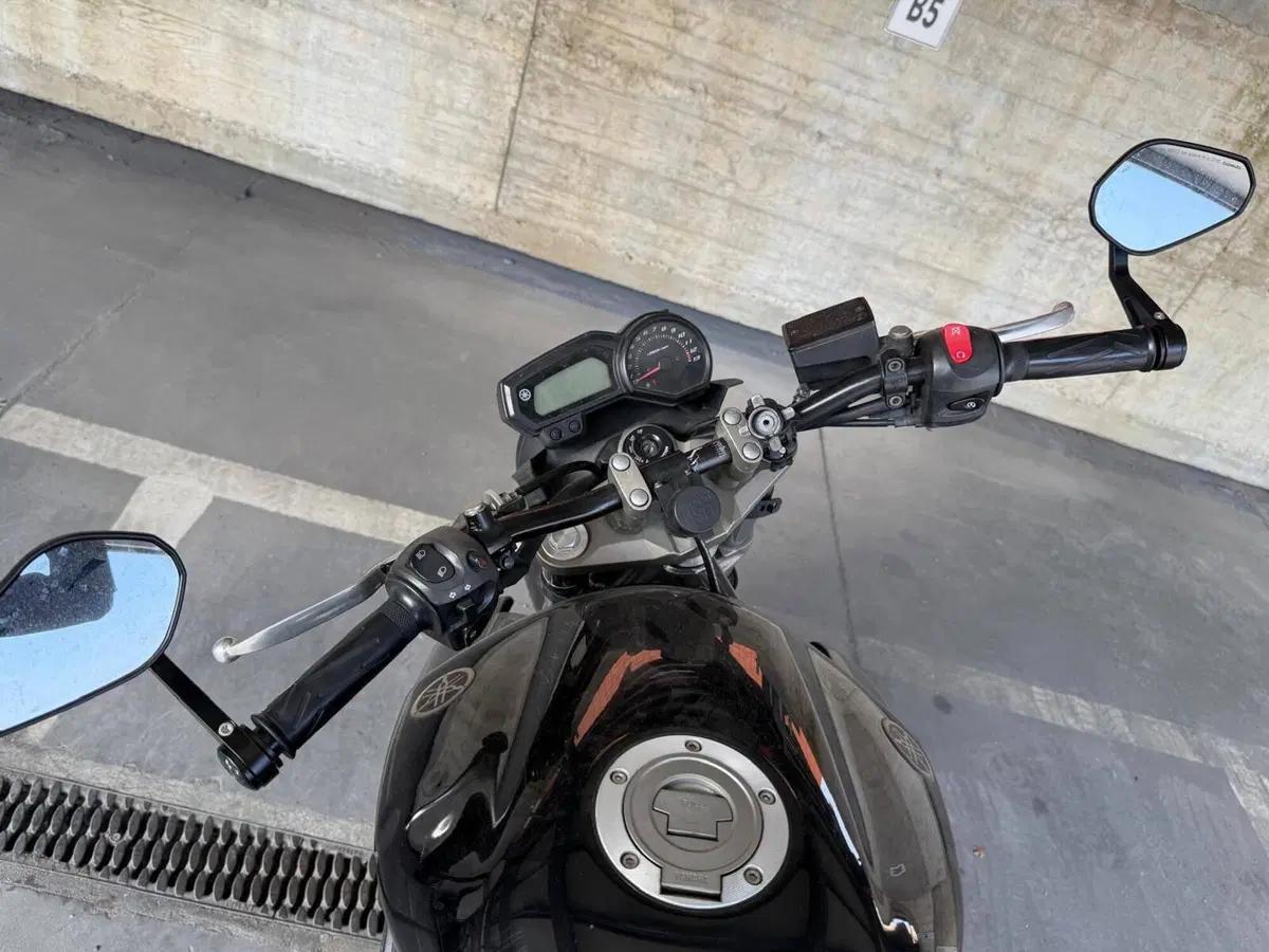 Yamaha XJ6 (2008 - 15) (6)