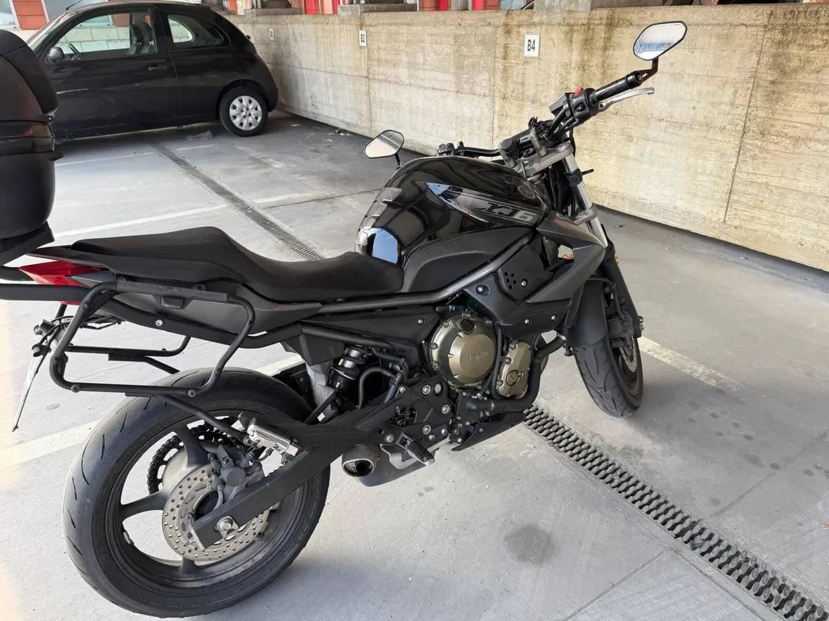 Yamaha XJ6 (2008 - 15)