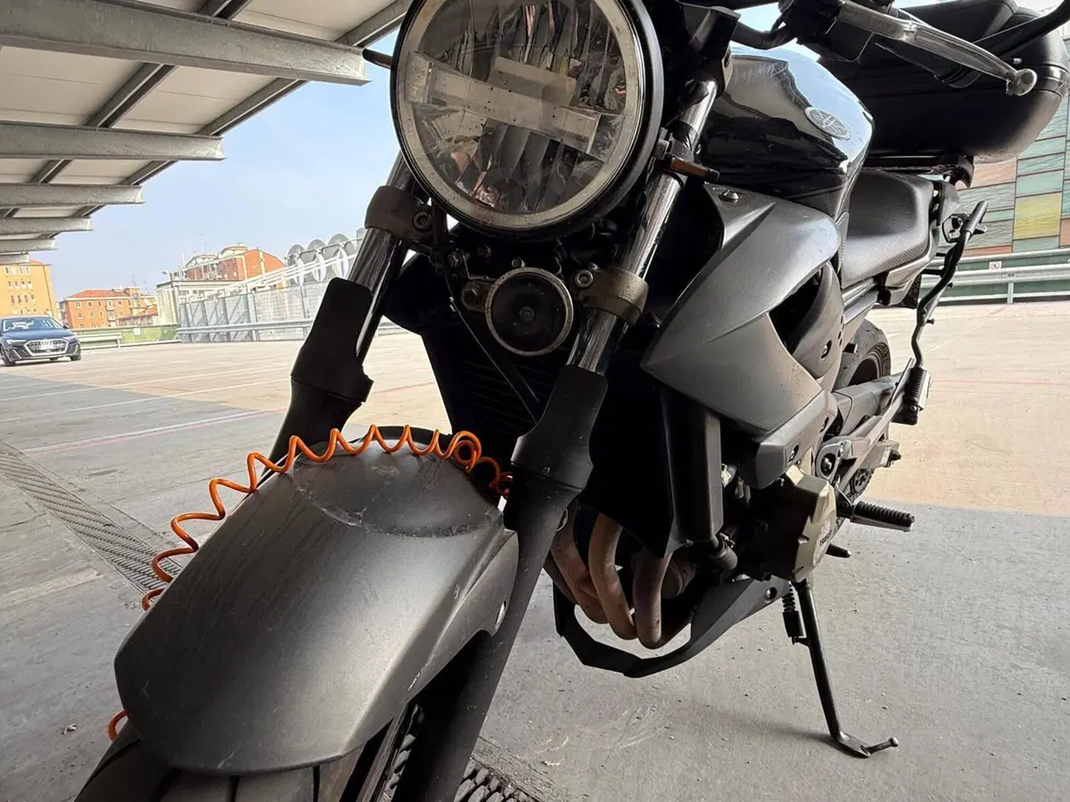 Yamaha XJ6 (2008 - 15) (3)
