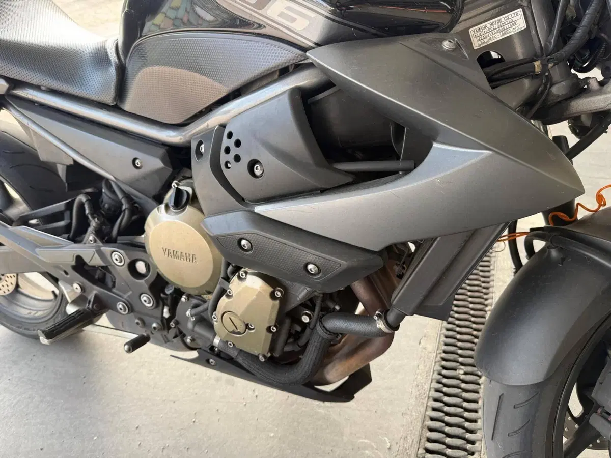 Yamaha XJ6 (2008 - 15) (4)