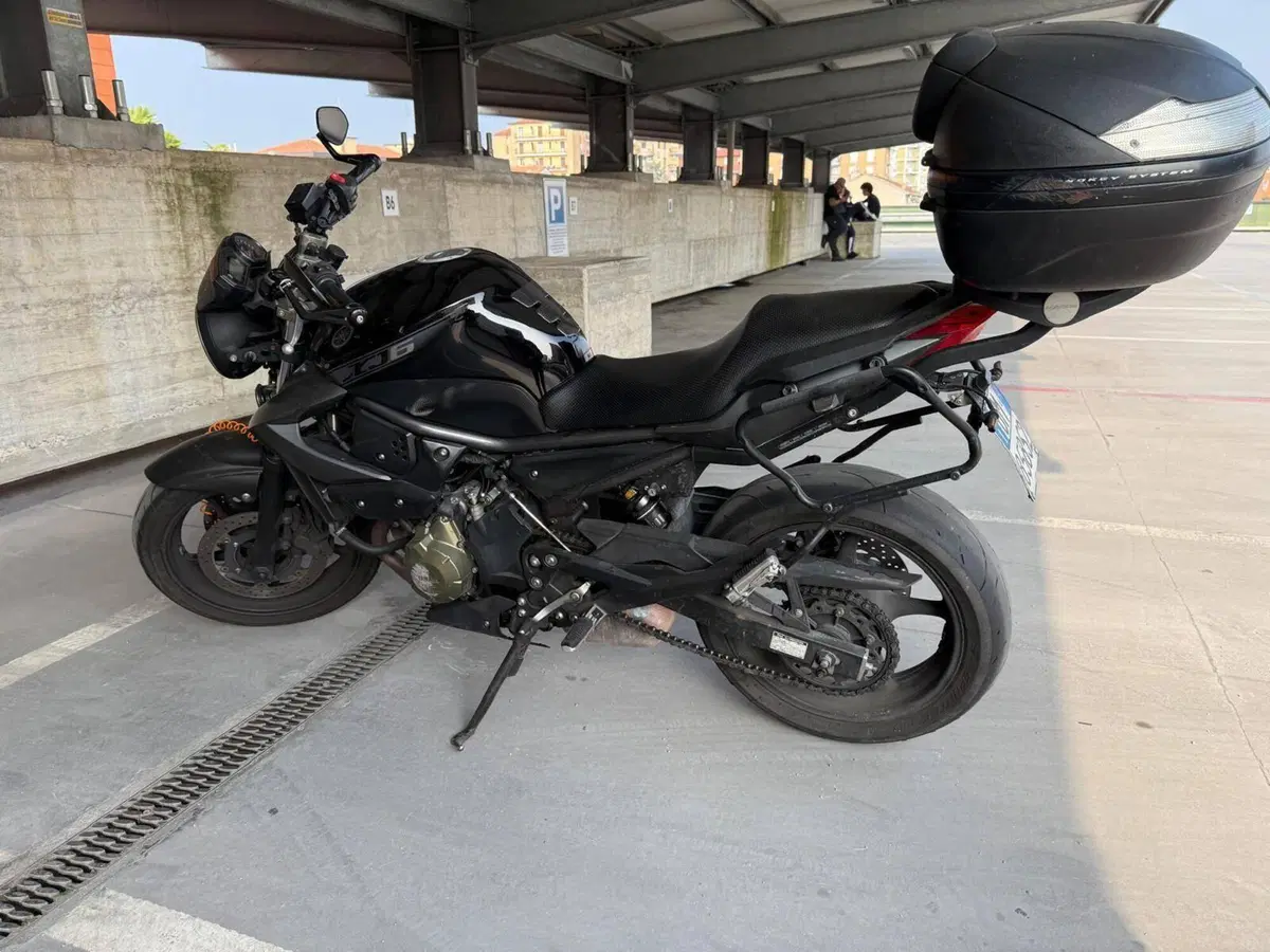 Yamaha XJ6 (2008 - 15) (2)