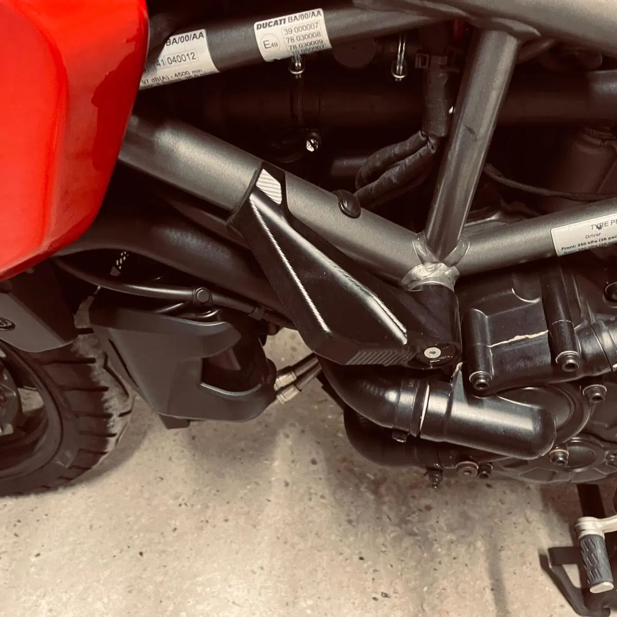 Ducati Hyperstrada 939 (2016 - 18) (9)