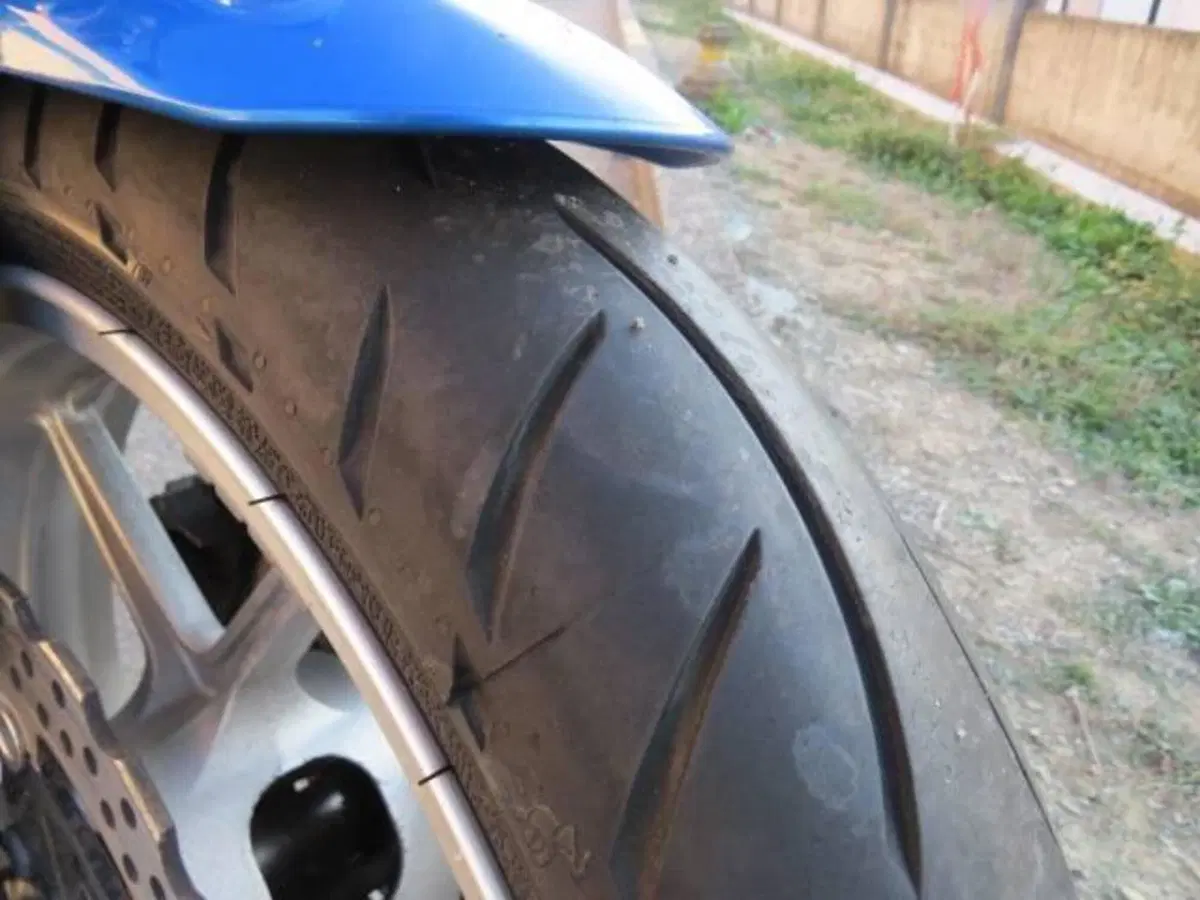 Kawasaki ER-6N (2009 - 11) (3)