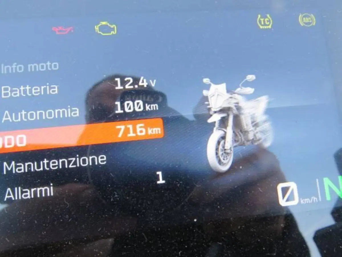 KTM 890 SMT (2026) (9)