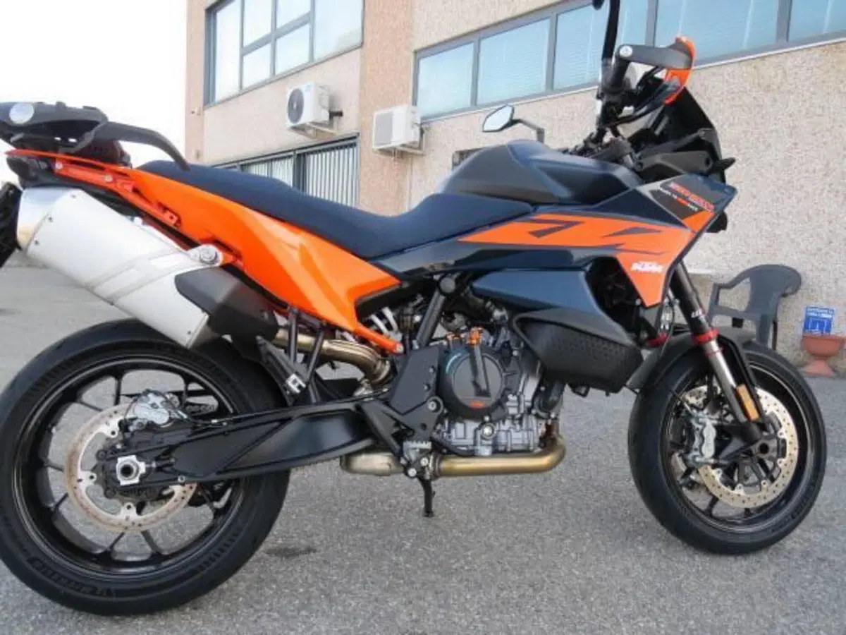 KTM 890 SMT (2026) (4)