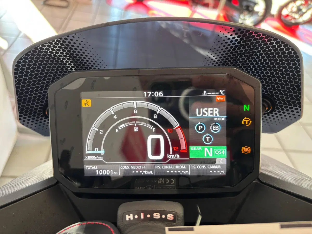 Honda CB 750 Hornet (2023 - 24) (3)