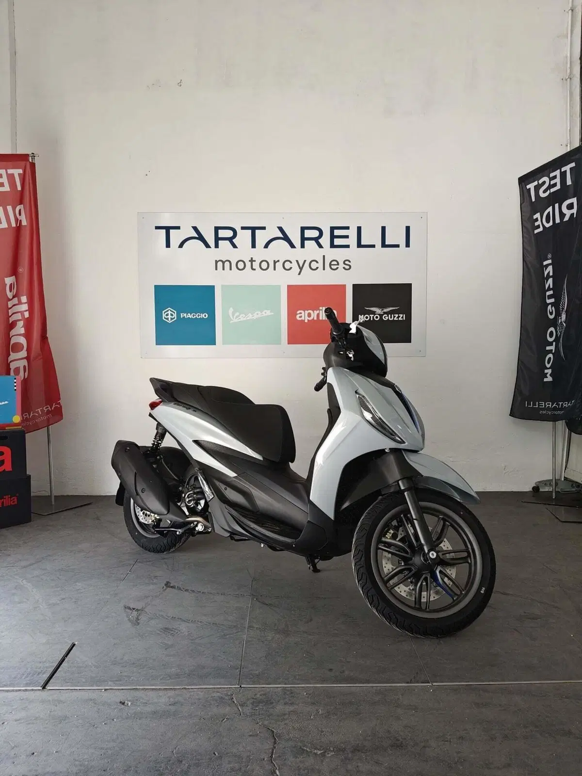 Piaggio Beverly 310 S (2025 - 26) (2)