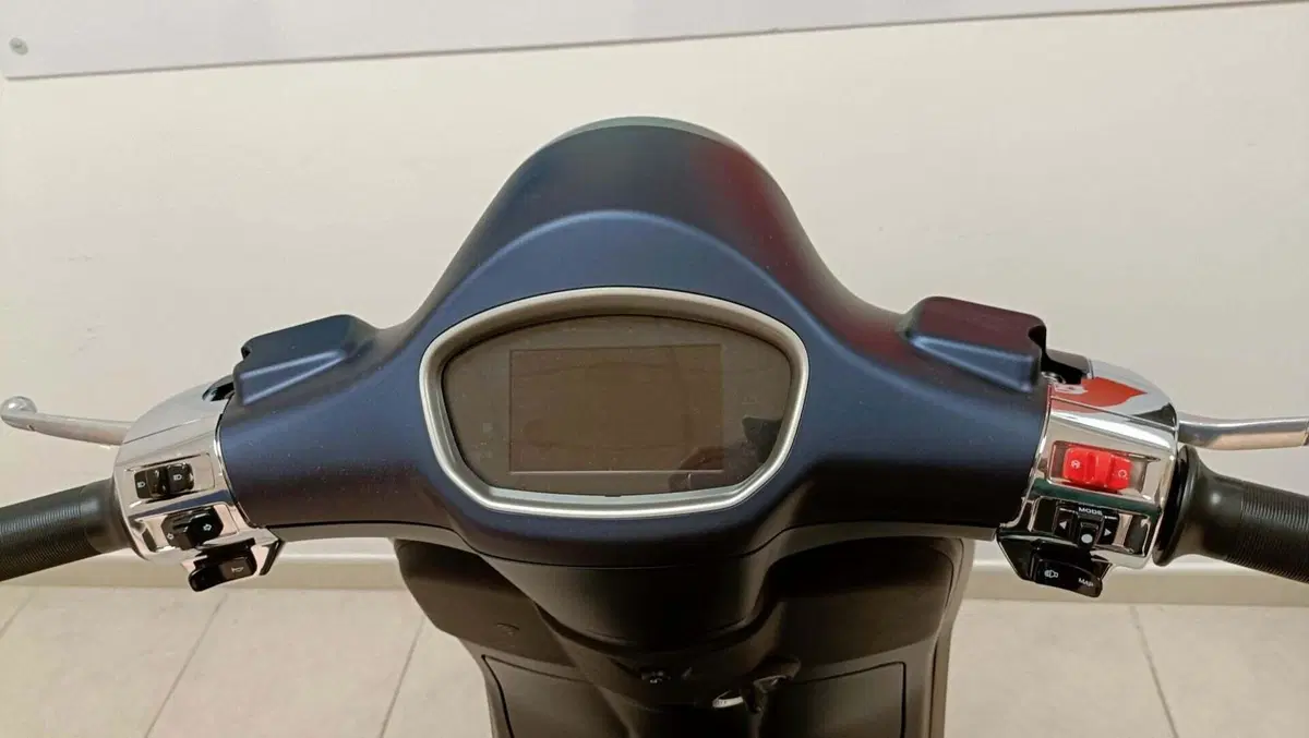 Vespa Primavera Elettrica 70 Tech (2024 - 26) (11)