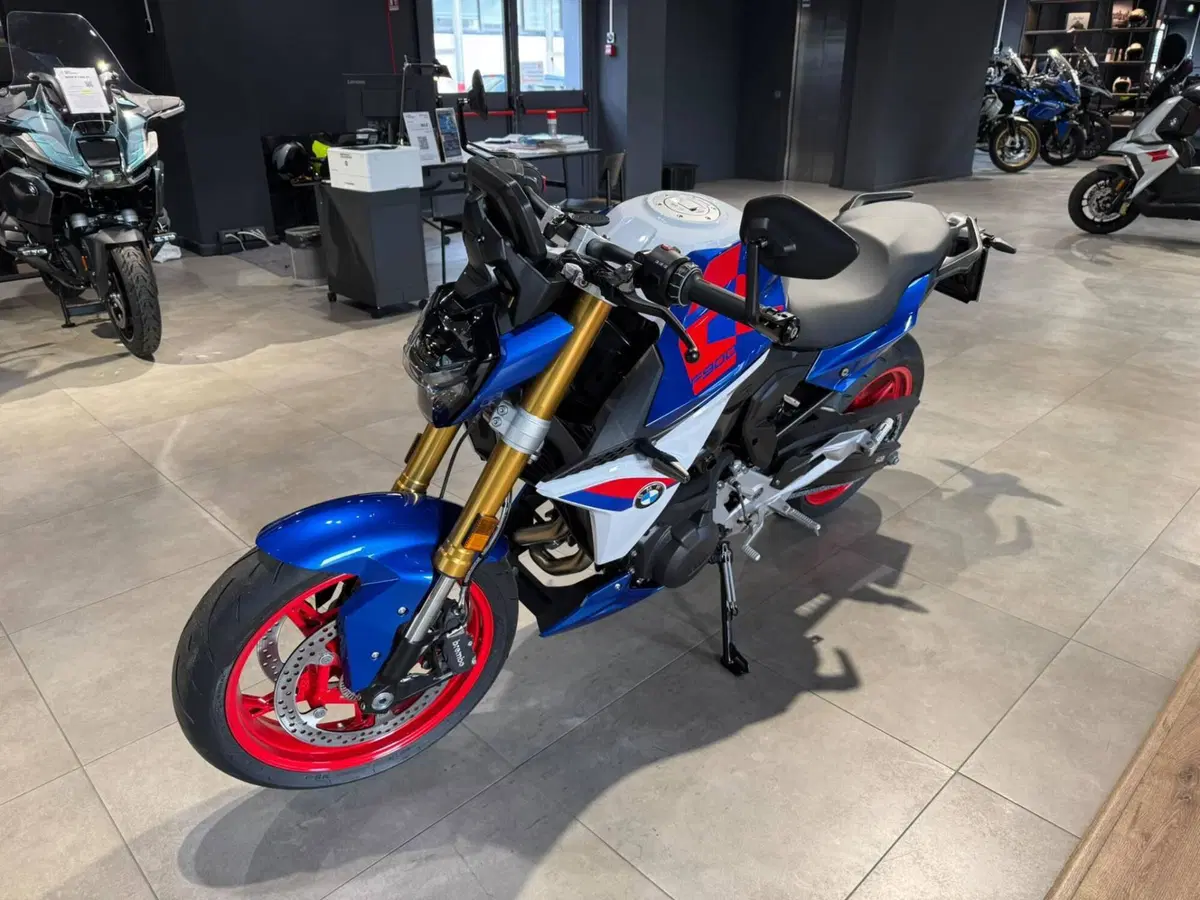 Bmw F 900 R (2025 - 27) (4)