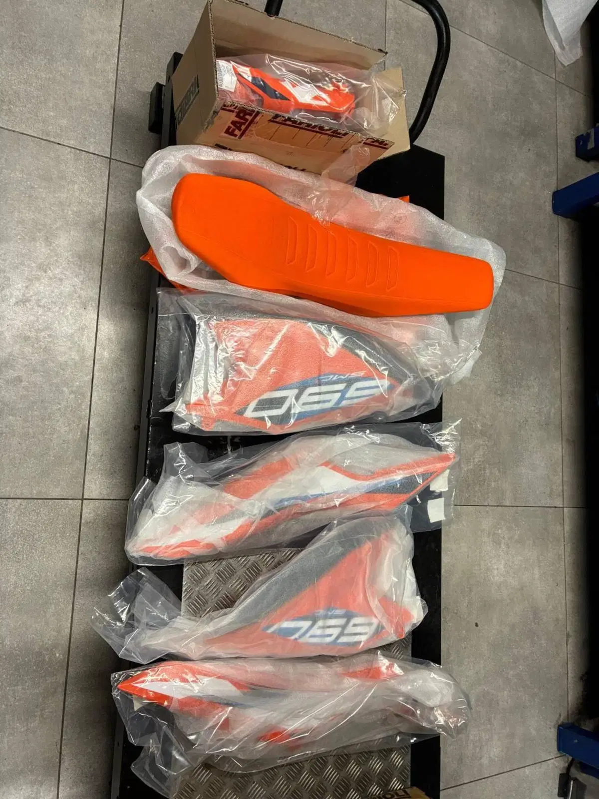 KTM 690 SMC R (2023 - 25) (10)
