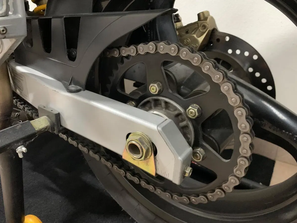 Ducati Monster 620 Dark (2003 - 06) (3)