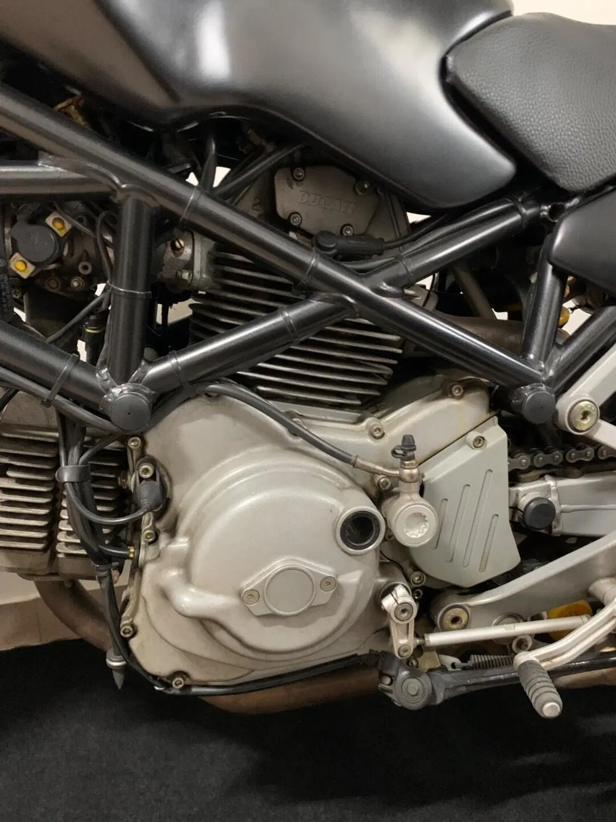 Ducati Monster 620 Dark (2003 - 06) (7)