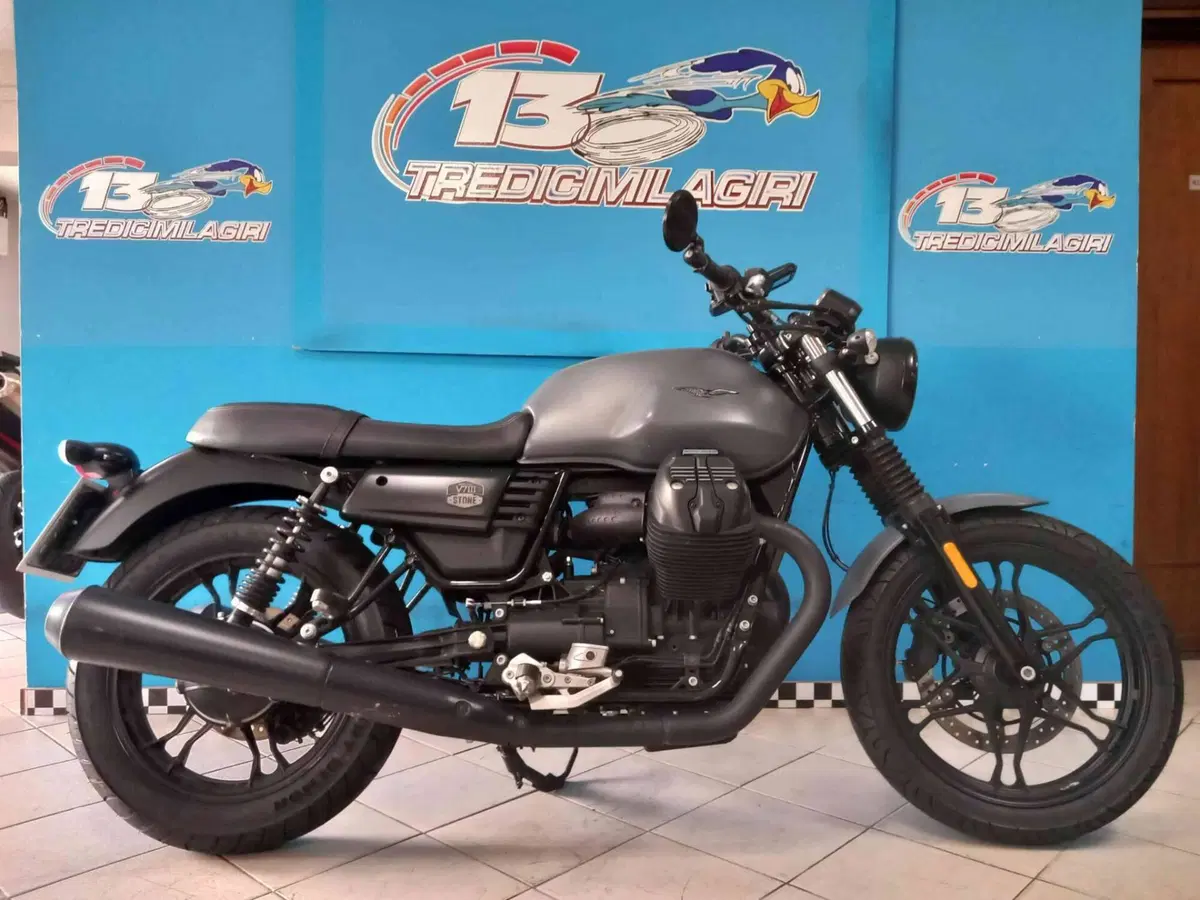 Moto Guzzi V7 III Stone (2017 - 20)
