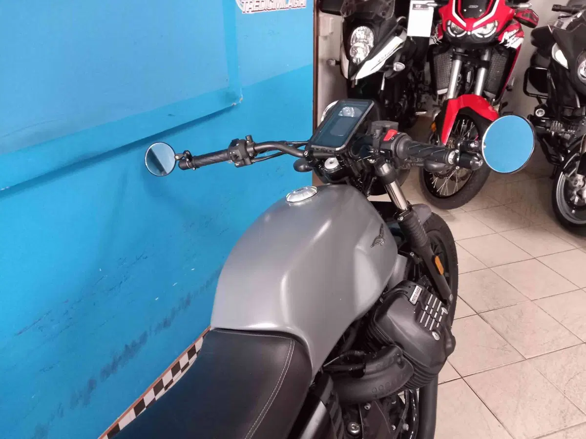 Moto Guzzi V7 III Stone (2017 - 20) (17)