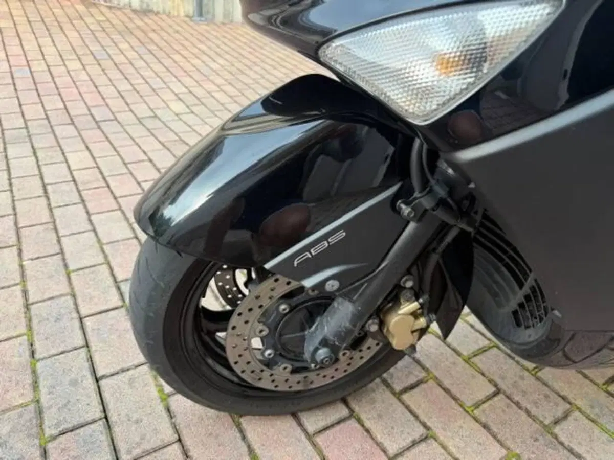 Yamaha T-Max 500 (2004 - 07) (7)