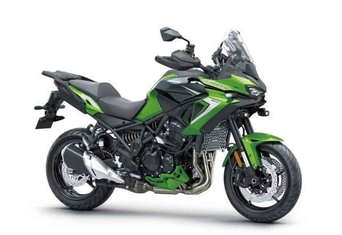 Kawasaki Versys 900 SE (2027) (2)