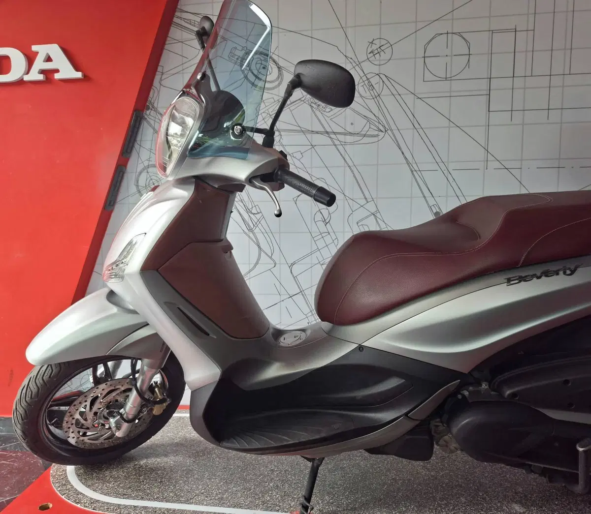 Piaggio Beverly 350 SportTouring ie ABS (2011 - 17) (3)