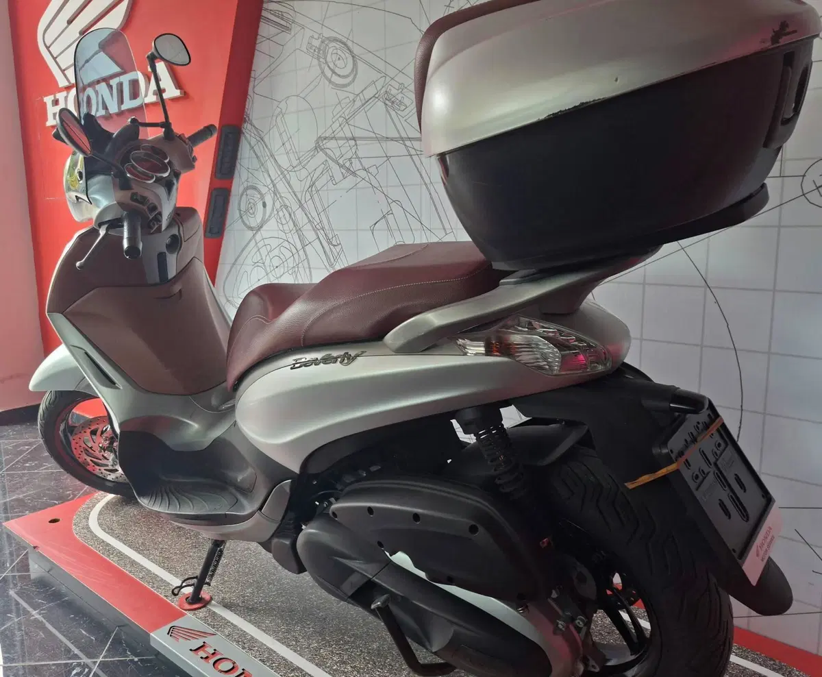 Piaggio Beverly 350 SportTouring ie ABS (2011 - 17) (6)