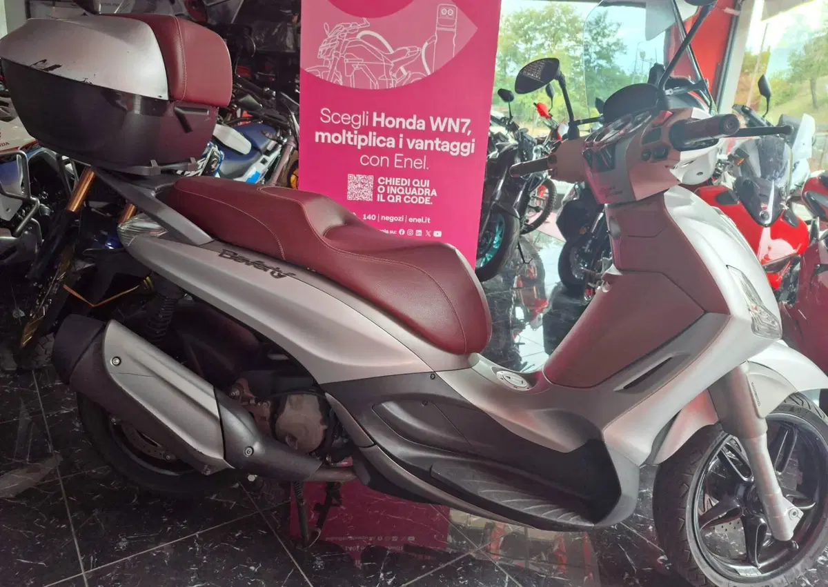 Piaggio Beverly 350 SportTouring ie ABS (2011 - 17) (7)
