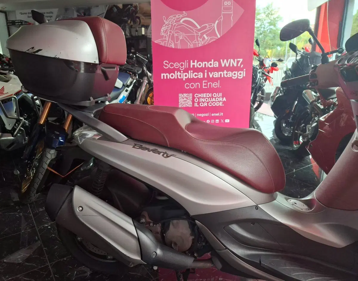 Piaggio Beverly 350 SportTouring ie ABS (2011 - 17) (9)
