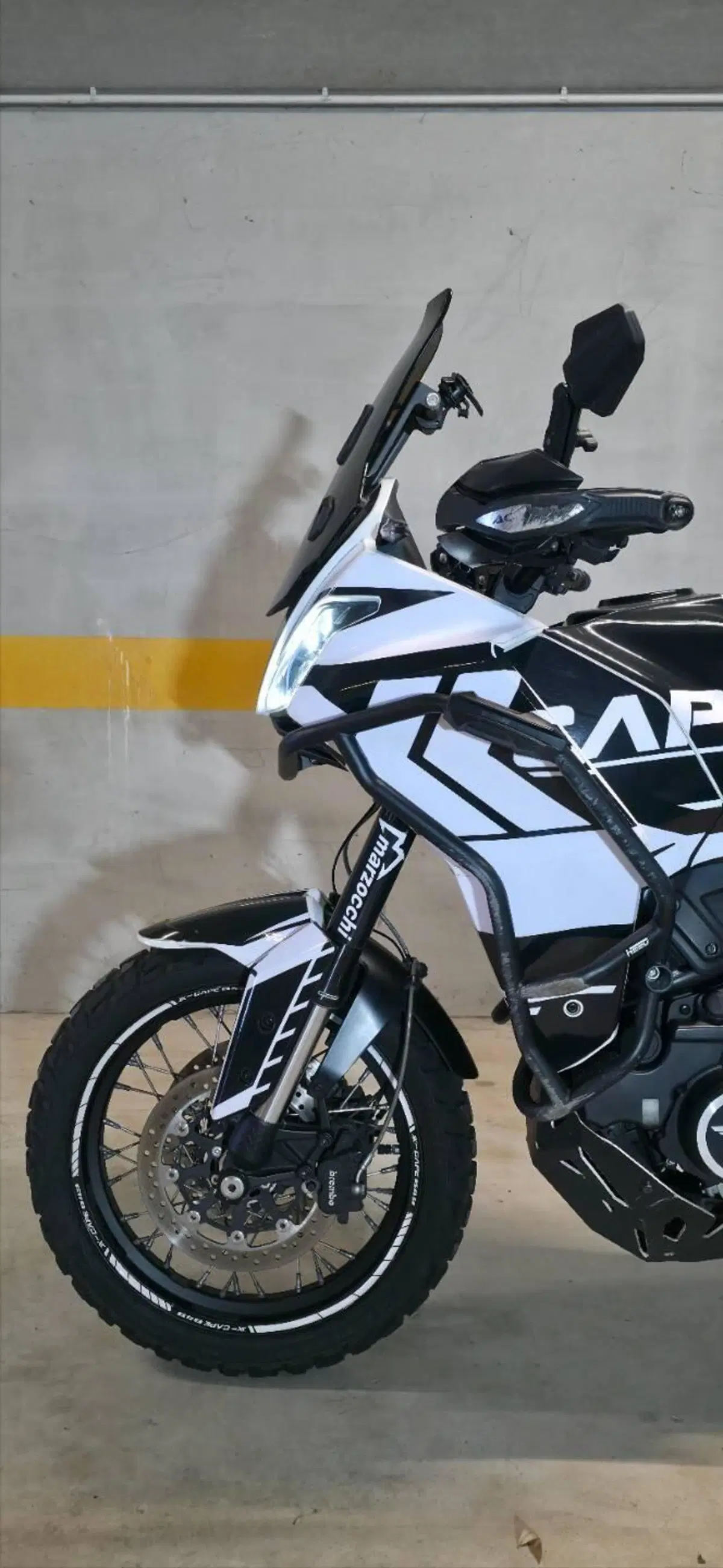 Moto Morini X-Cape 650 (2021 - 26) (4)