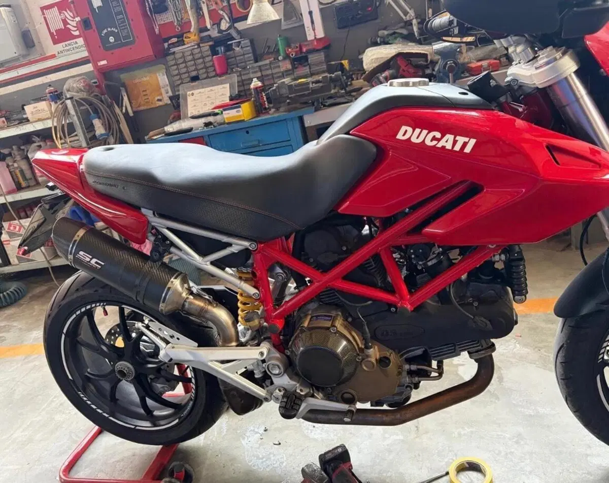 Ducati Hypermotard 1100 (2007 - 09)