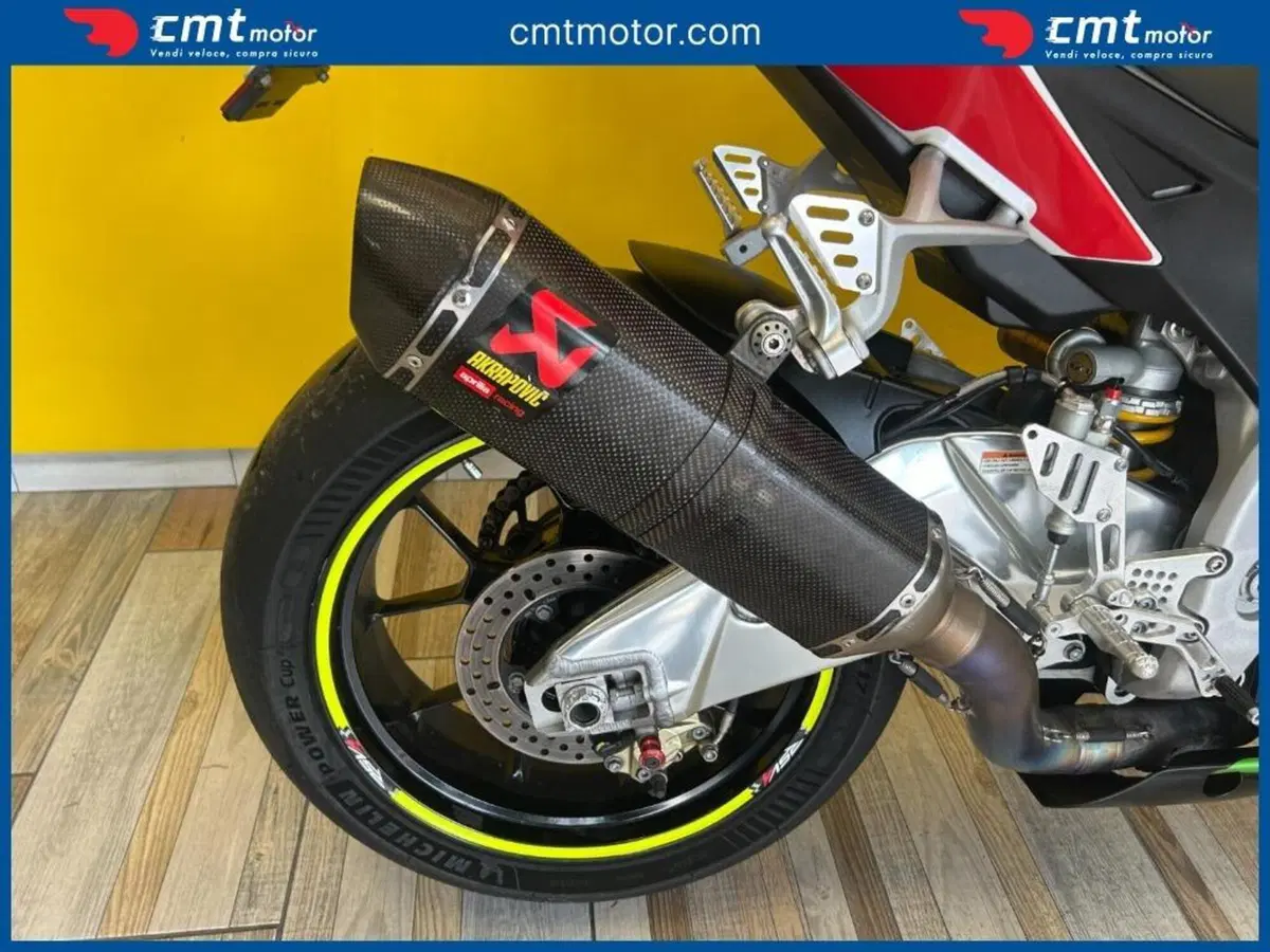 Aprilia RSV4 R (2009 - 12) (6)