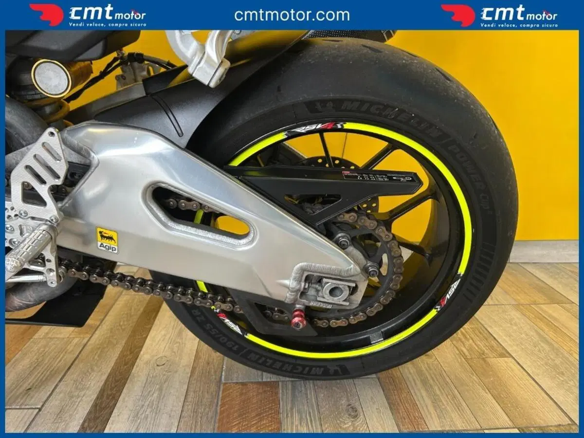 Aprilia RSV4 R (2009 - 12) (10)