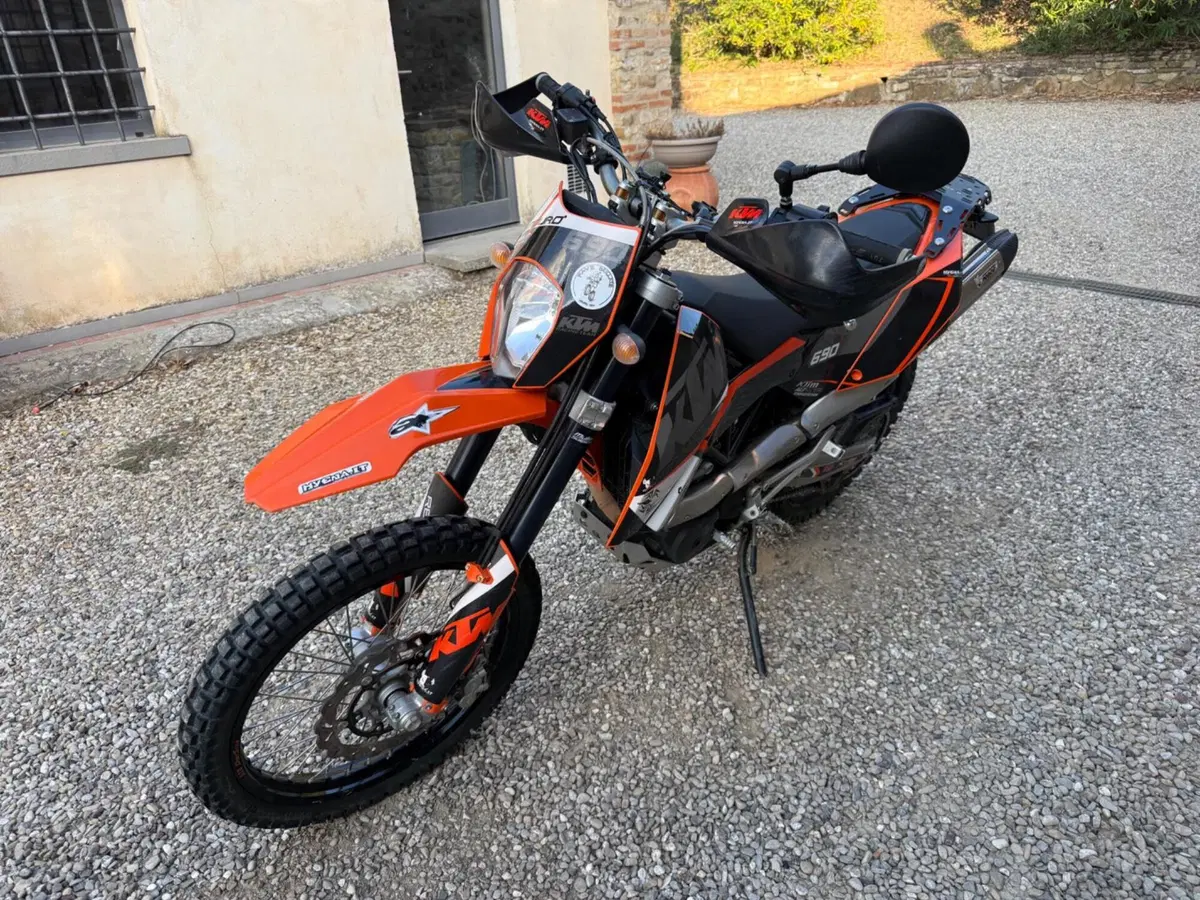 KTM 690 Enduro R (2009 - 11) (2)