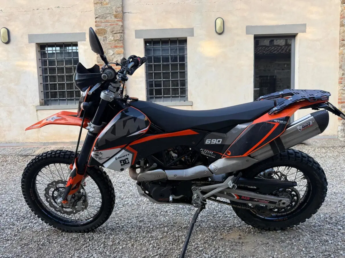KTM 690 Enduro R (2009 - 11) (6)