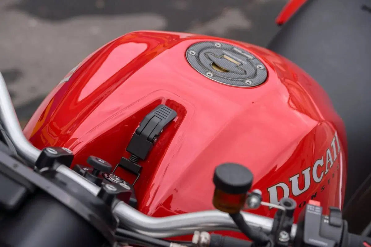 Ducati Monster 900 (1993 - 96) (13)