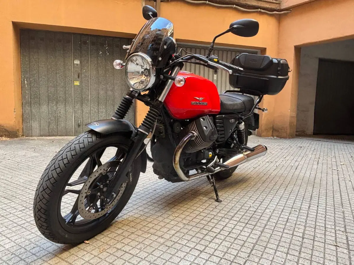 Moto Guzzi V7 Stone (2012 - 15) (2)
