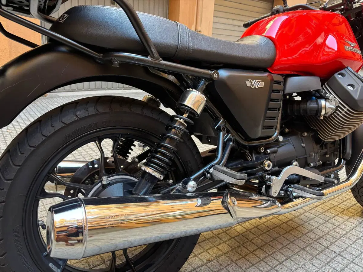 Moto Guzzi V7 Stone (2012 - 15) (4)