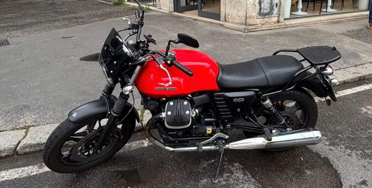 Moto Guzzi V7 Stone (2012 - 15) (6)