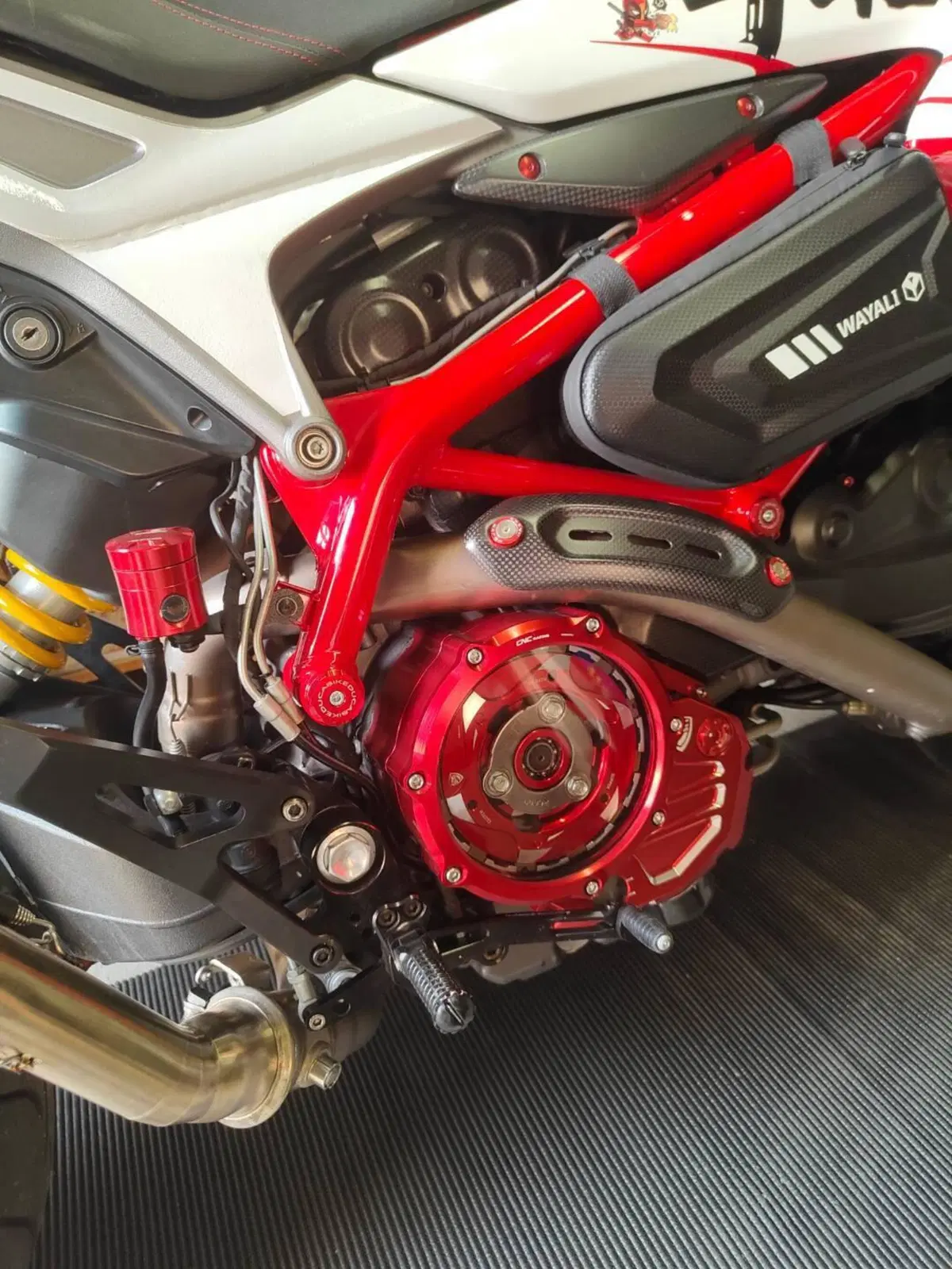 Ducati Hypermotard 939 SP (2016 - 18) (3)